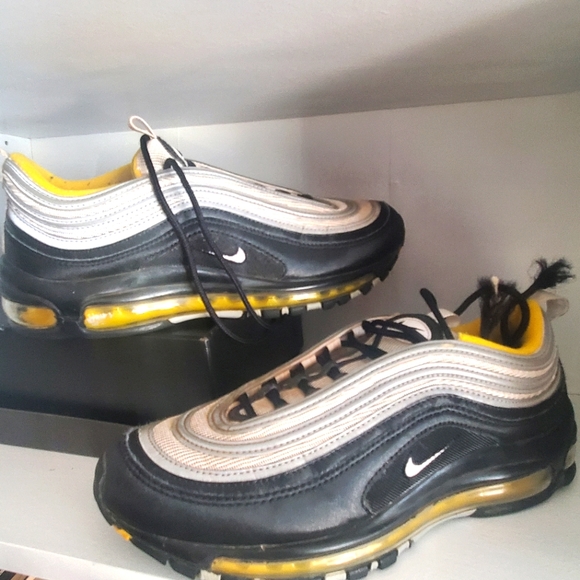 COPY - Shoes - Picture 1 of 4